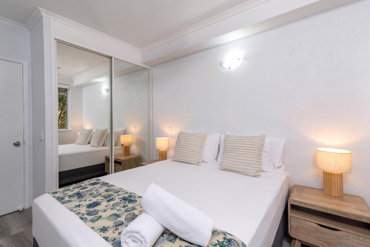 Seascape Holidays - Coral Apartments Port Douglas Exteriör bild