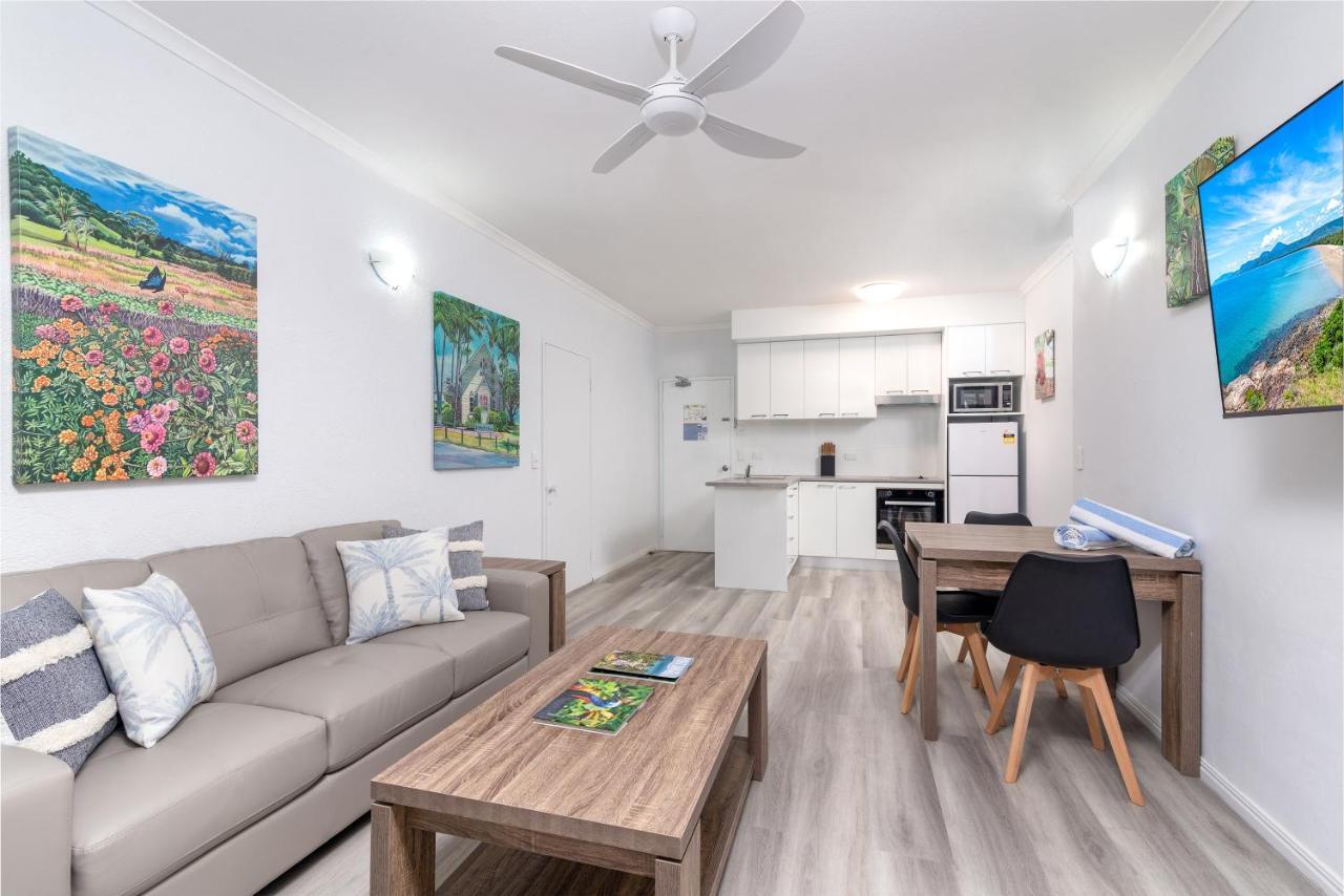 Seascape Holidays - Coral Apartments Port Douglas Exteriör bild