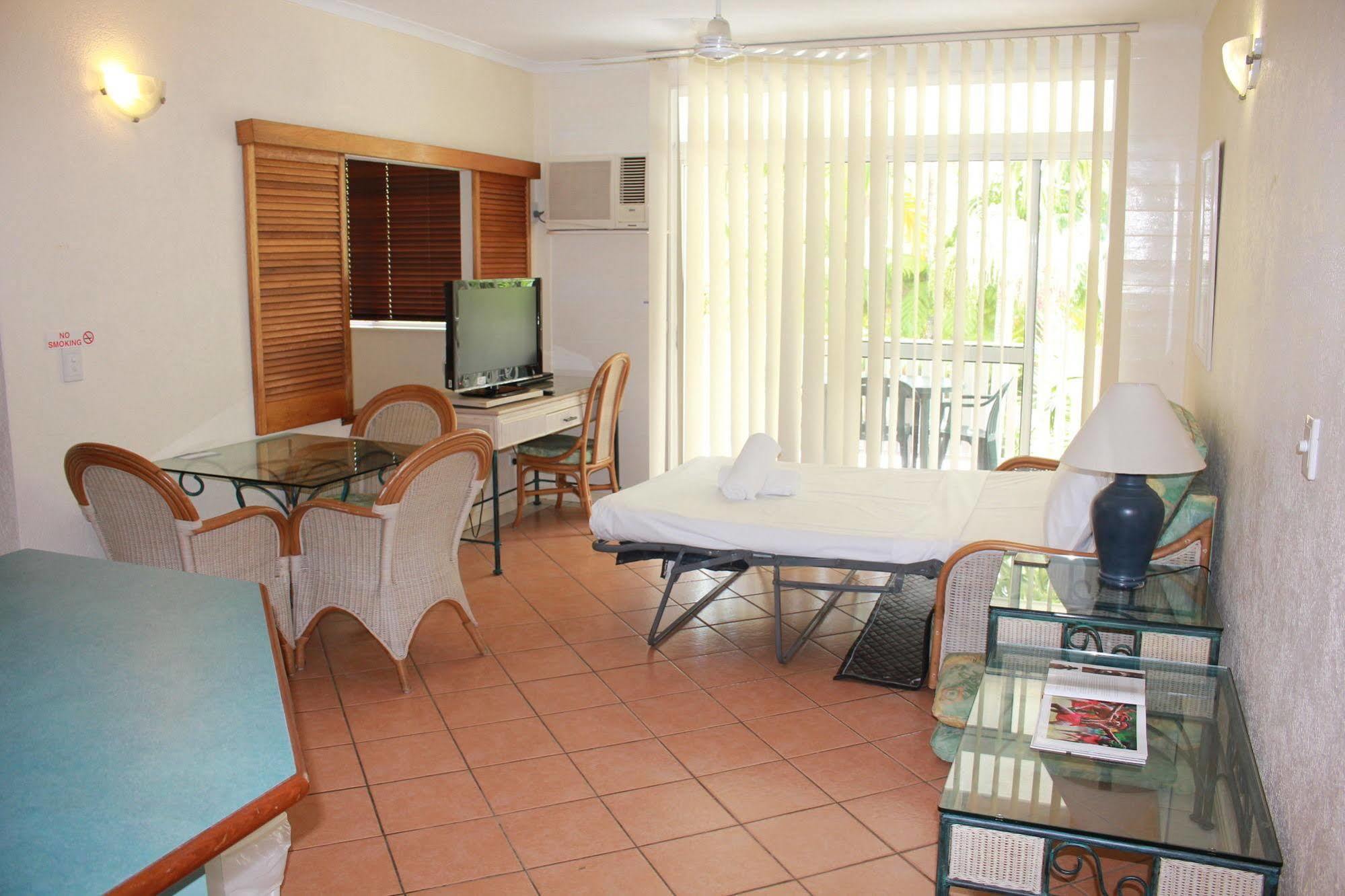 Seascape Holidays - Coral Apartments Port Douglas Exteriör bild