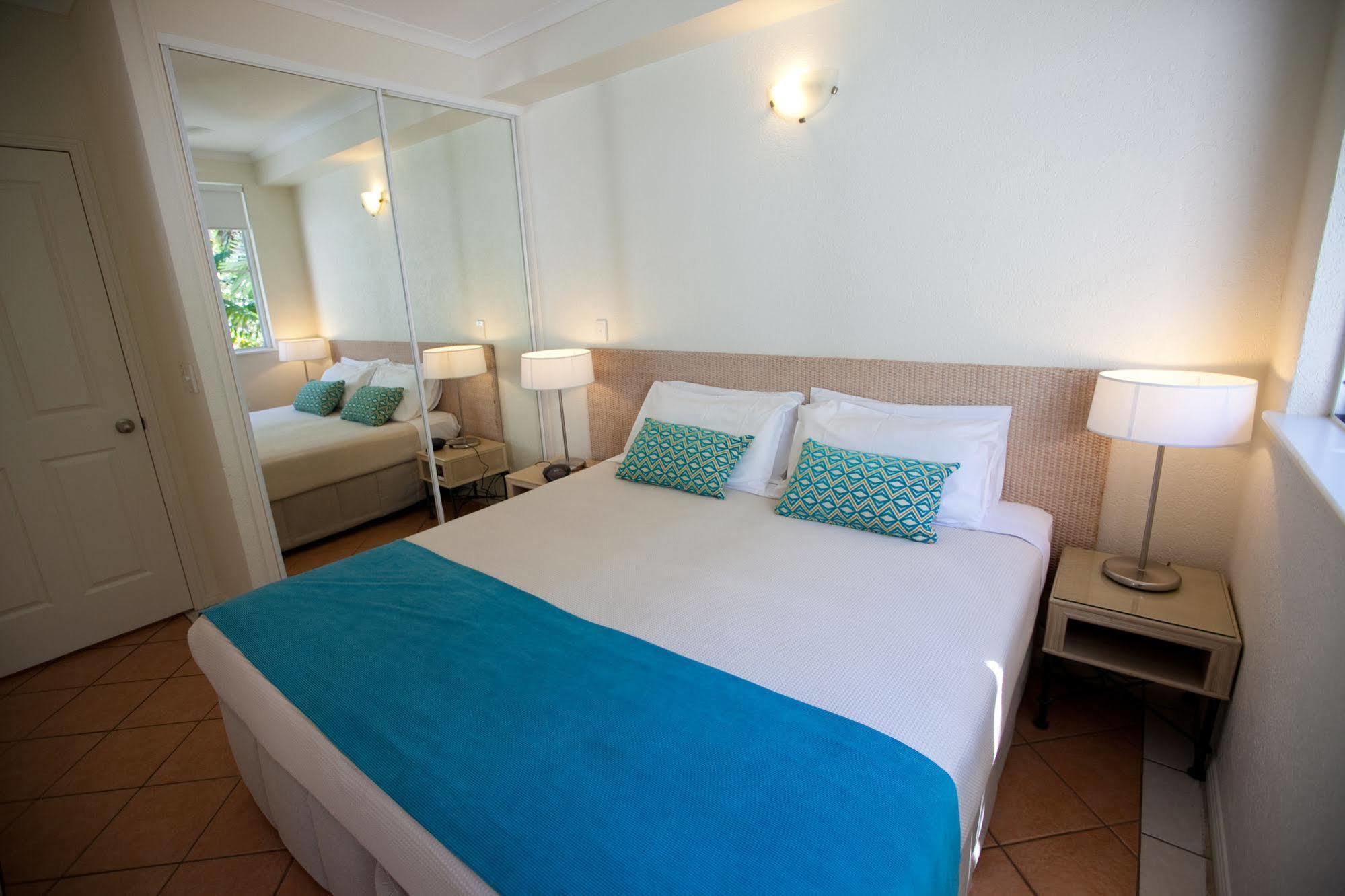Seascape Holidays - Coral Apartments Port Douglas Exteriör bild