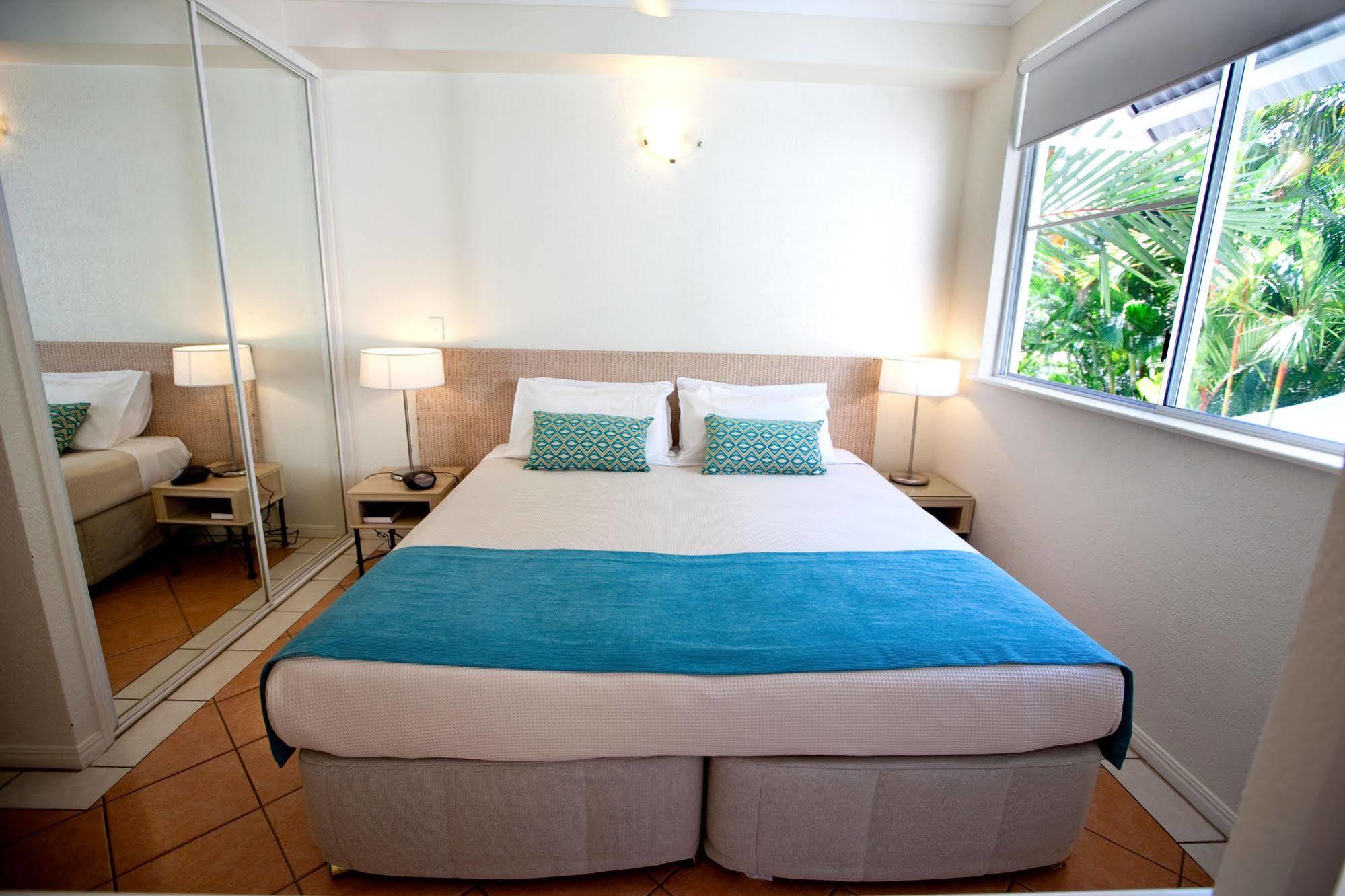 Seascape Holidays - Coral Apartments Port Douglas Exteriör bild