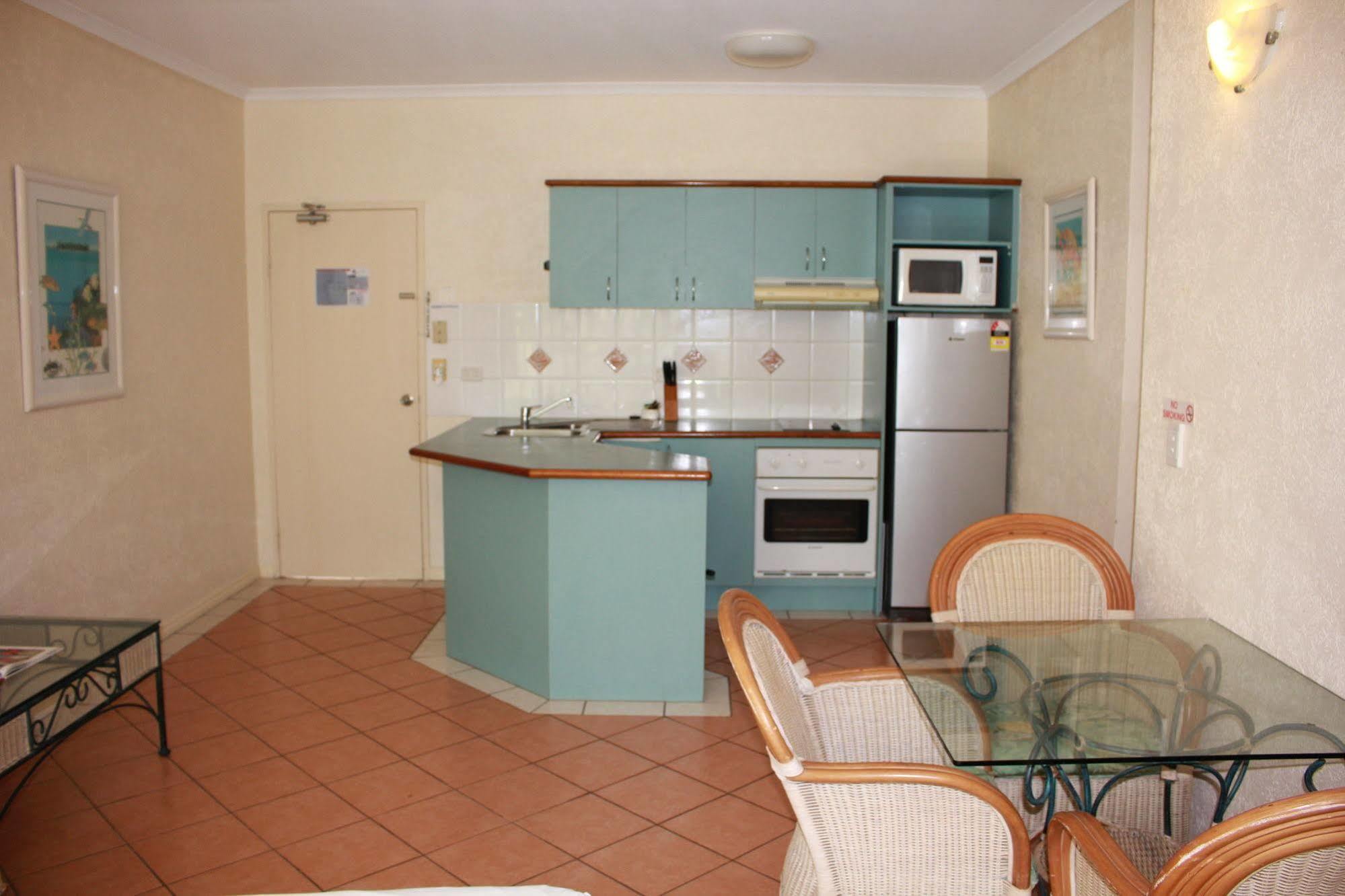 Seascape Holidays - Coral Apartments Port Douglas Exteriör bild